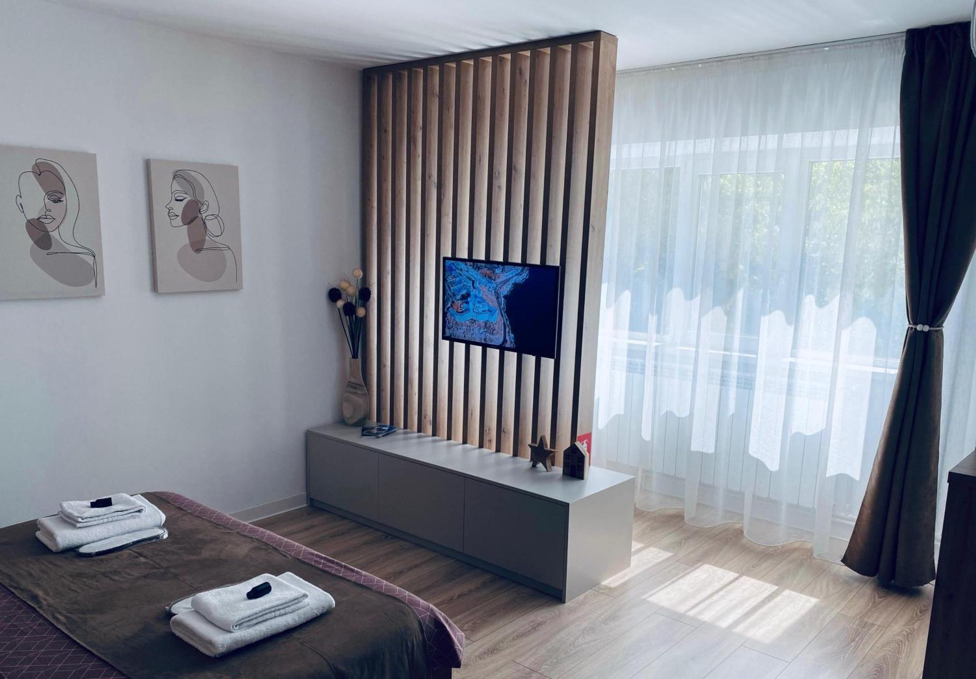 Central Luxury Apartment Iasi Eksteriør billede